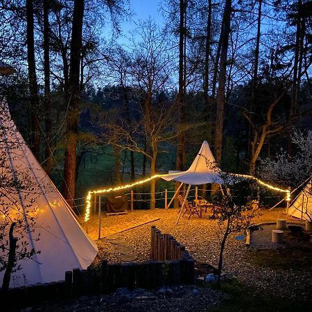 Glamping Nad Meandry Hotel Unhost Exterior photo