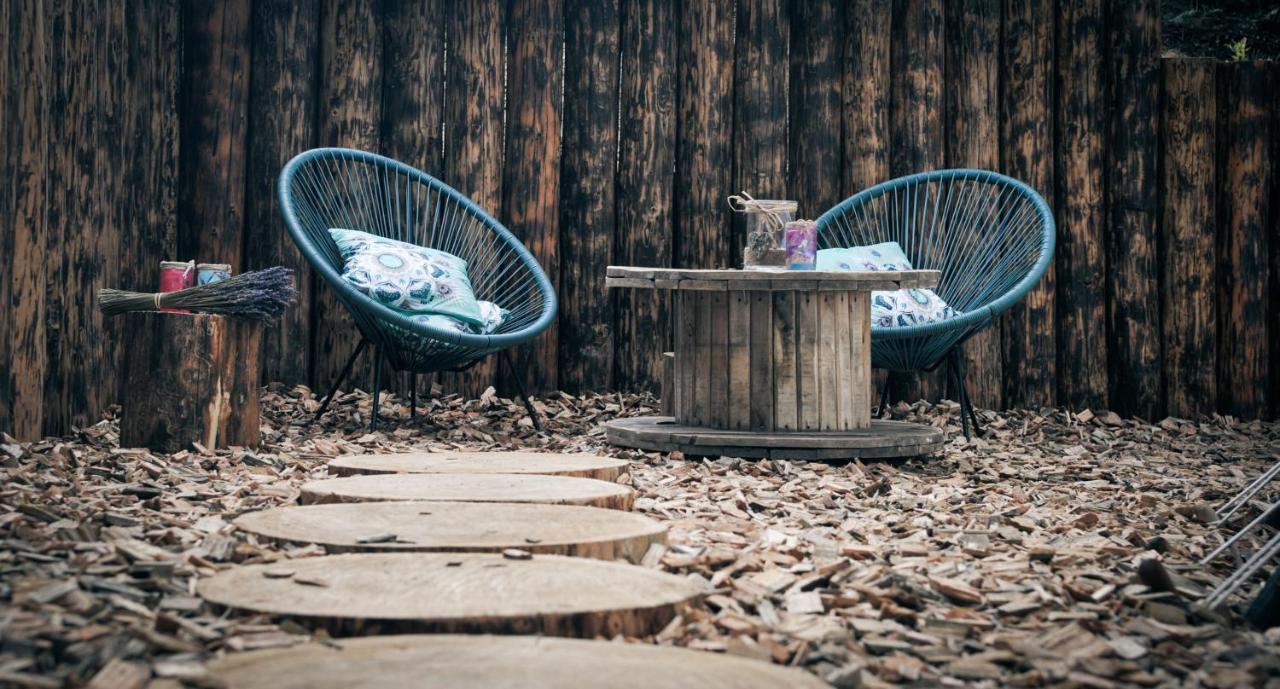 Glamping Nad Meandry Hotel Unhost Exterior photo