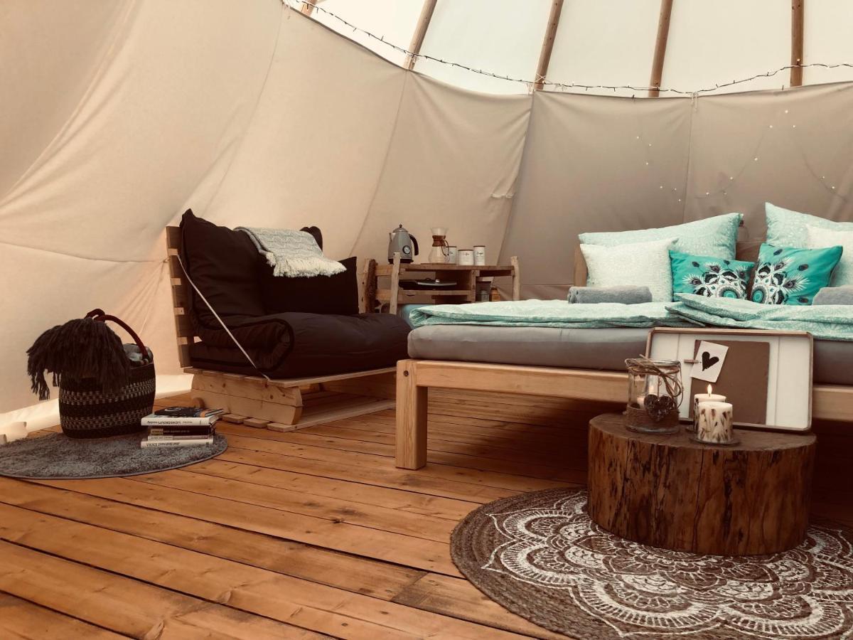 Glamping Nad Meandry Hotel Unhost Exterior photo