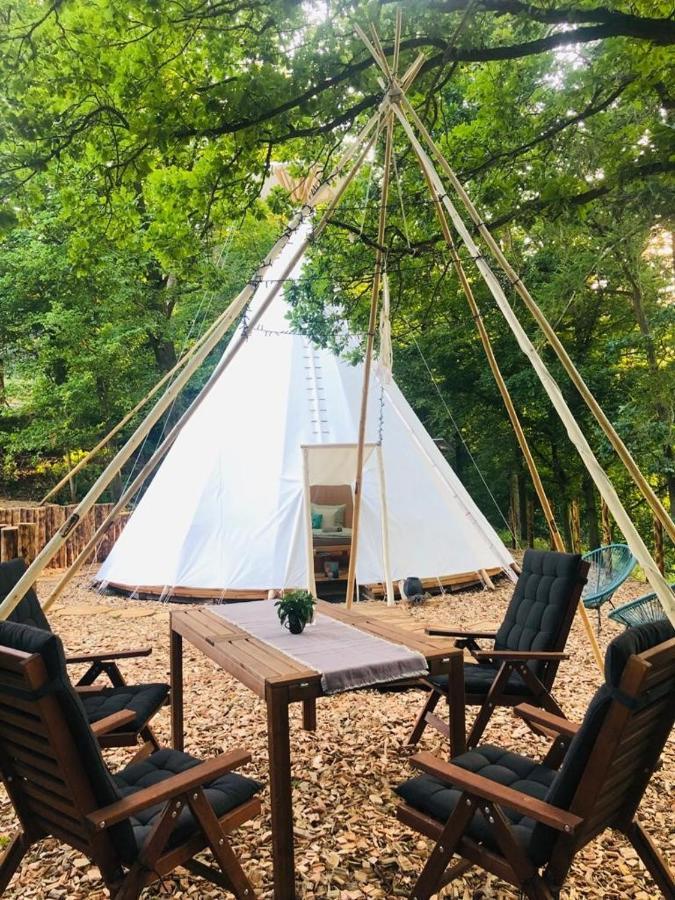 Glamping Nad Meandry Hotel Unhost Exterior photo