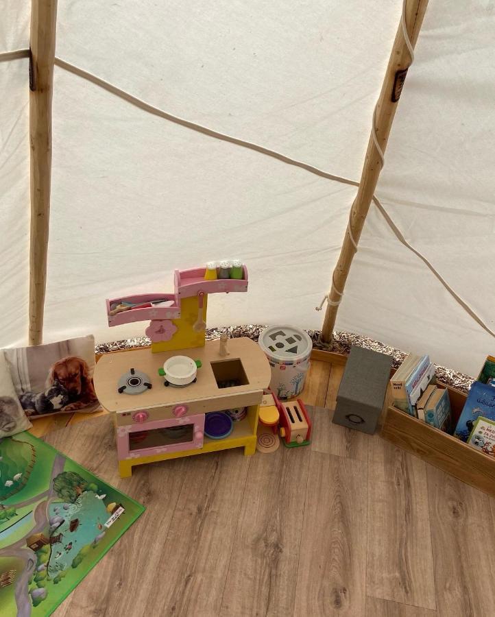 Glamping Nad Meandry Hotel Unhost Exterior photo